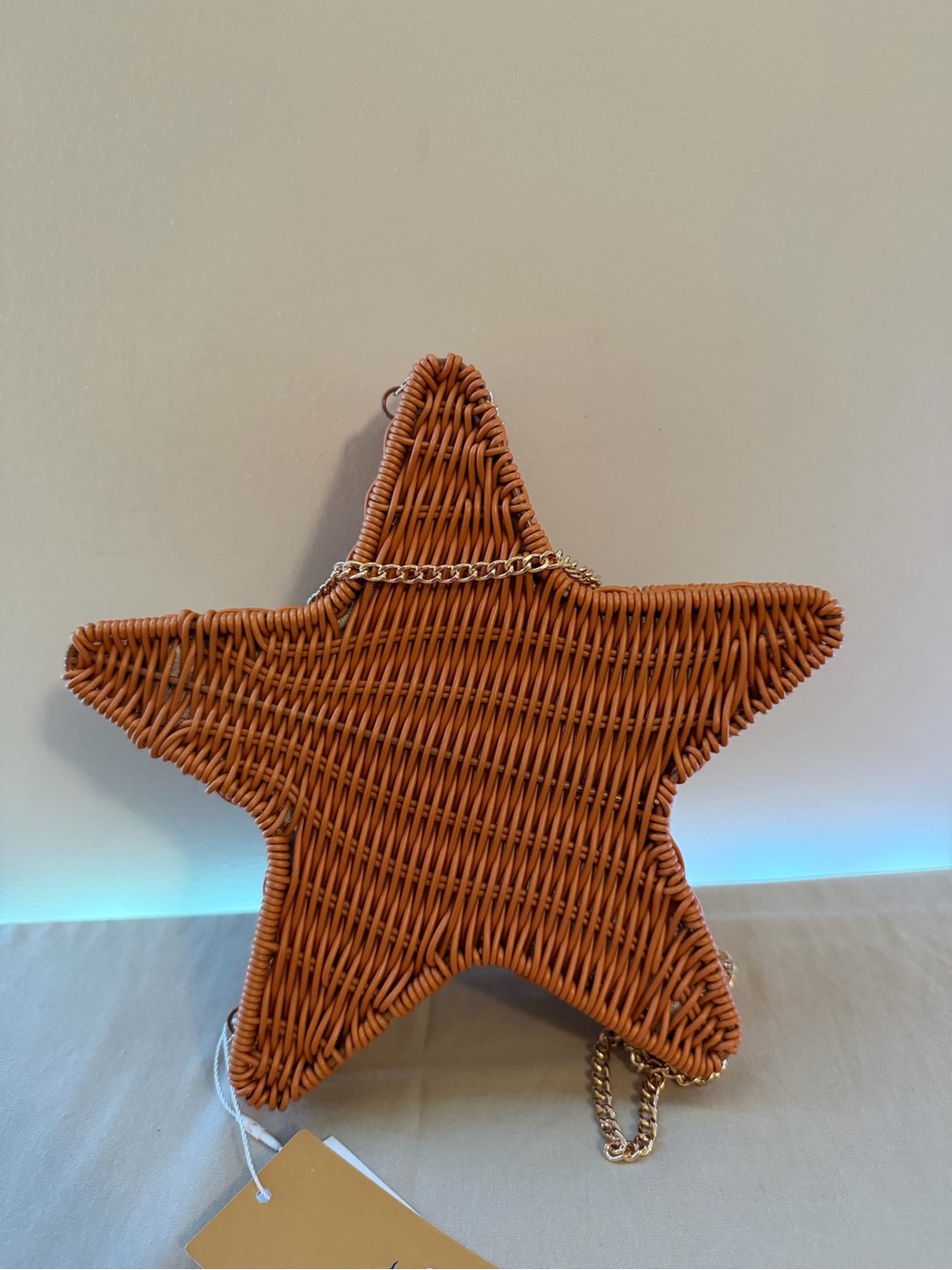 Tommy Bahama Woven Star Bag in Rust Brown with Gold Chain - Picture 3 of 4
